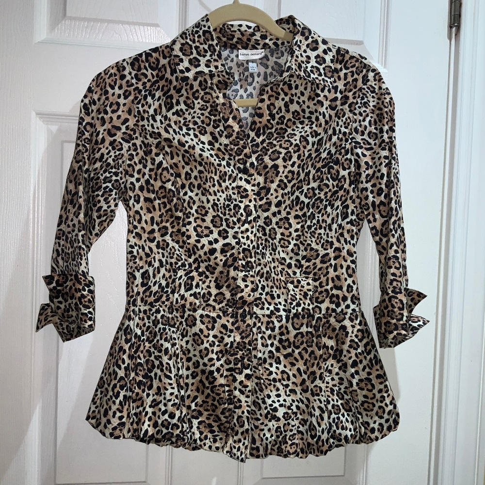 Harve Benard leopard print peplum blouse Sz S 3/4 button cuff sleeves belt loops